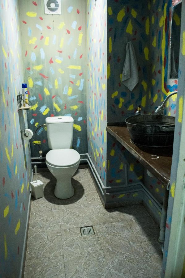 Your Room Hostel Тбилиси Екстериор снимка