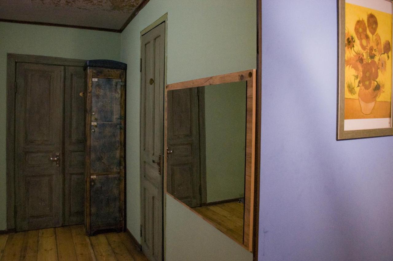 Your Room Hostel Тбилиси Екстериор снимка